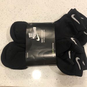 Nike Everyday cotton cushioned low socks